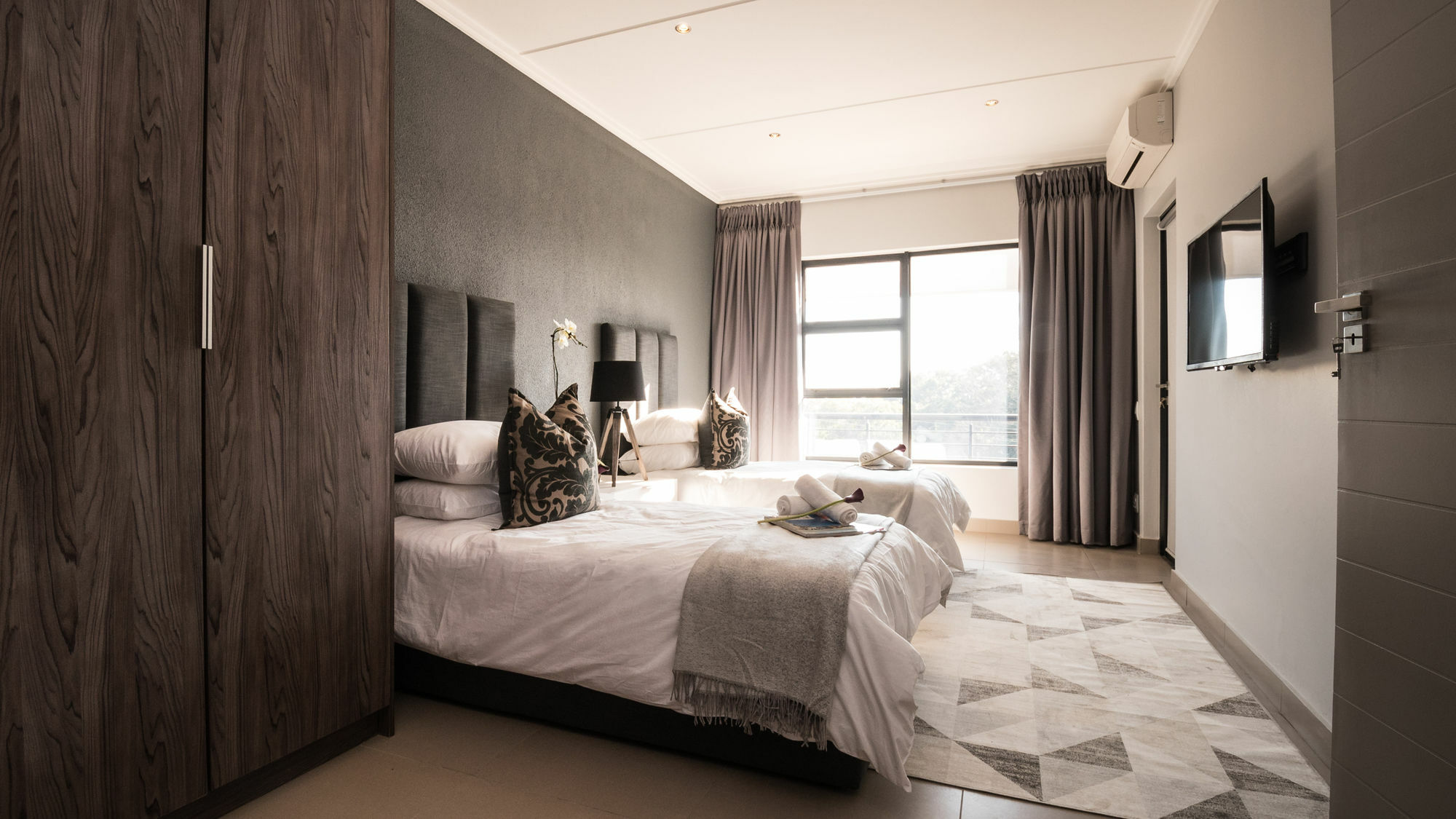 Odyssey Luxury Apartments - Back Up Generator جوهانسبورغ المظهر الخارجي الصورة